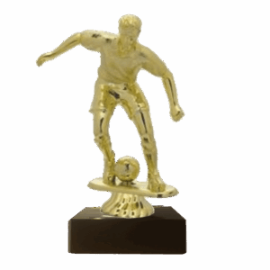 manlig fotbollsspelare i guld på svart marmorsockel